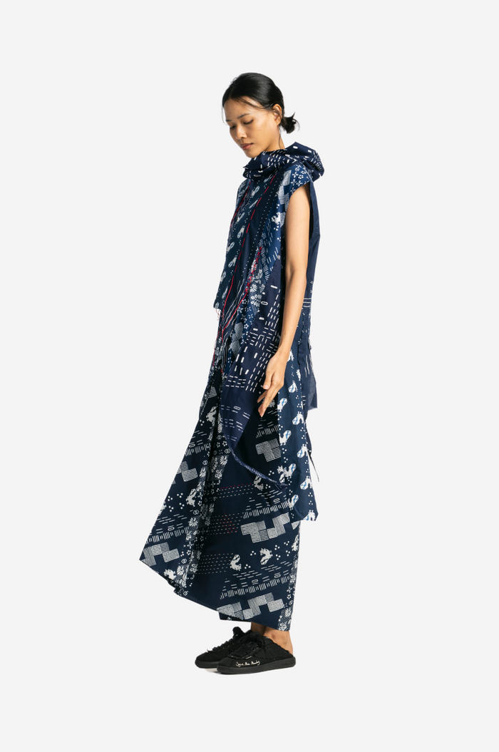 “Nada” - Sleeveless Blouse