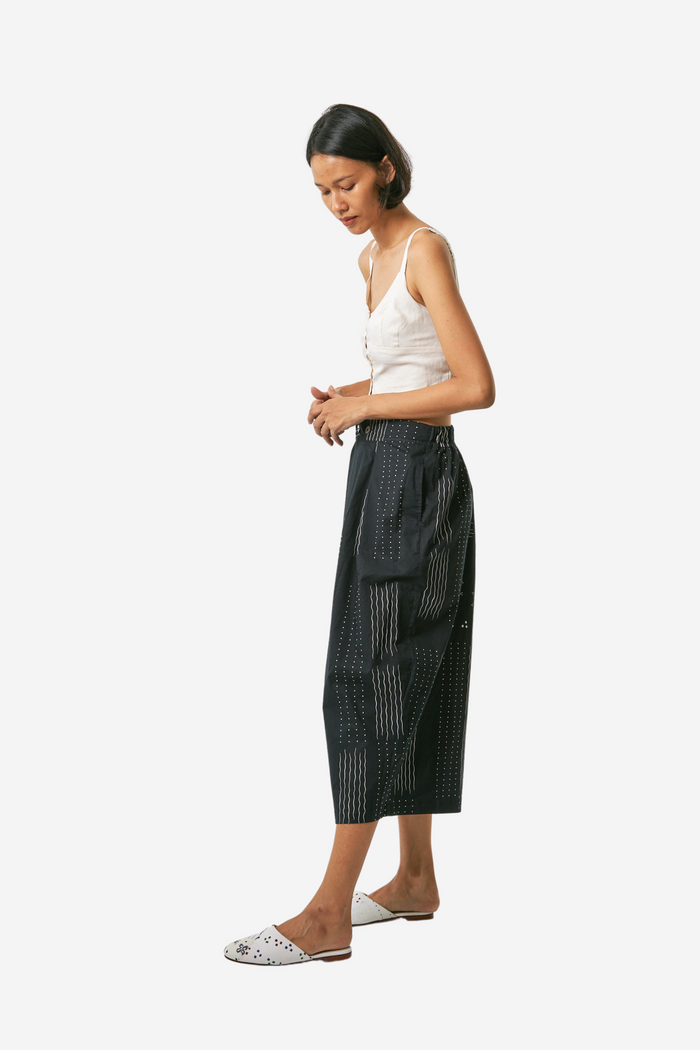 "Ombak Laut" - Two Buttons Midi Pants