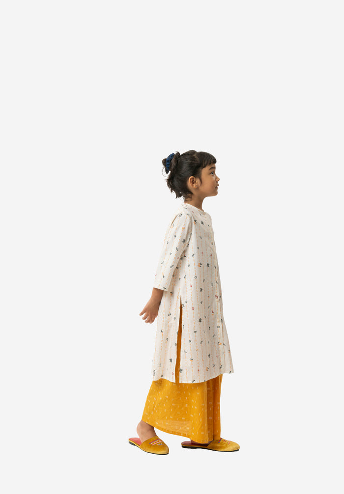 "Sejauh Mata Memandang X Dian Sastrowardoyo" "Tumbuh" - Kids Baju Panjang