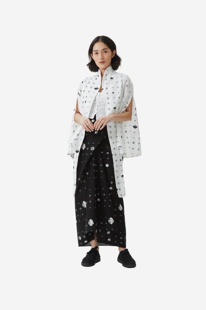 "Sejauh Mata Memandang x Eko Nugroho" Kebaya Saras