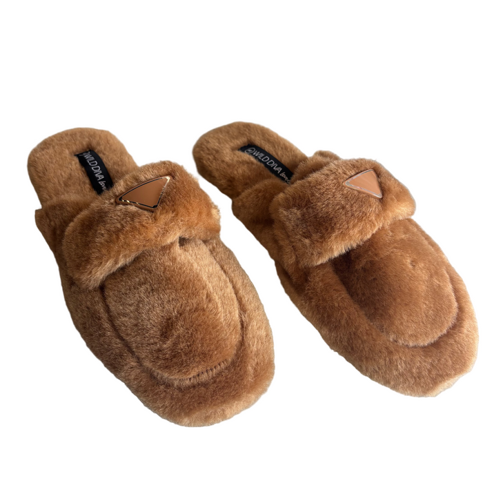 Cozy & Chic Faux Fur Slides