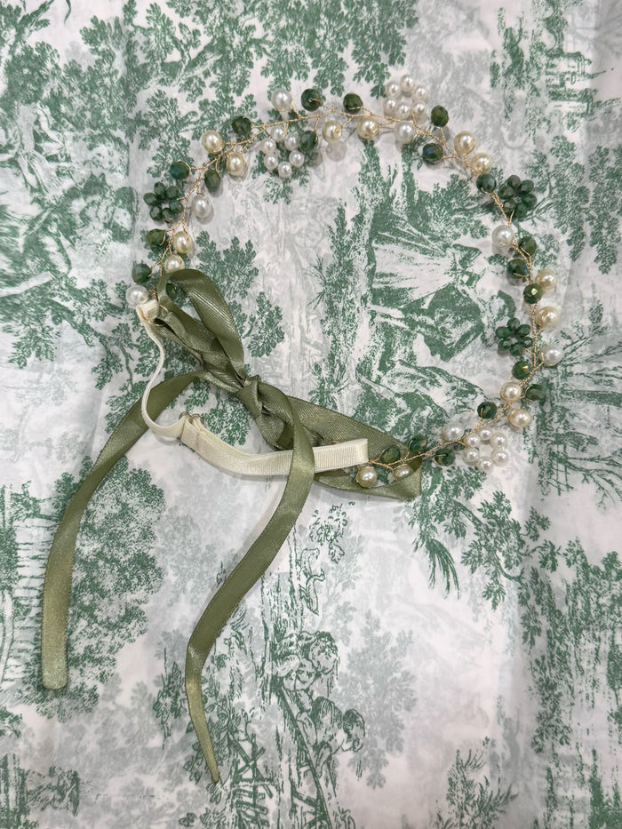 Aurora Green and Ivory Pearls Wreath Satin Wrap