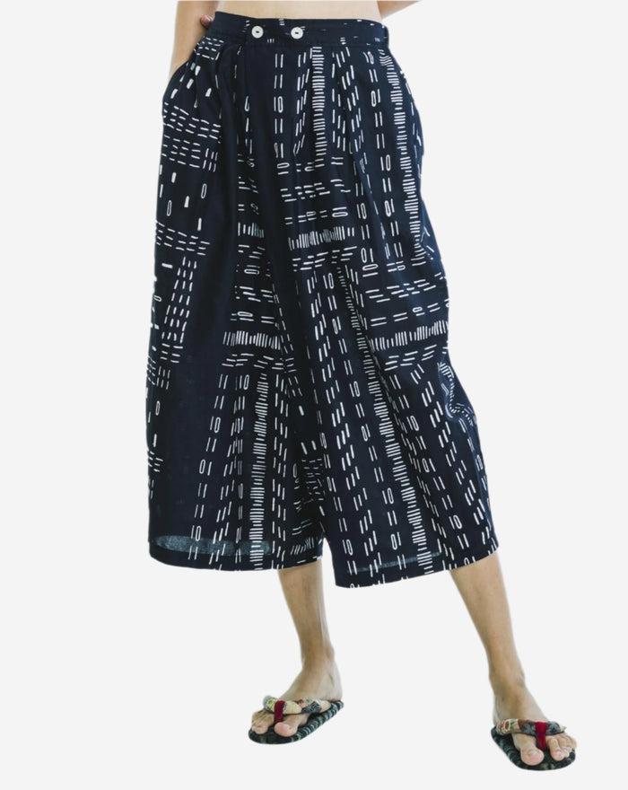 "Bambu" - Two Buttons Midi Pants
