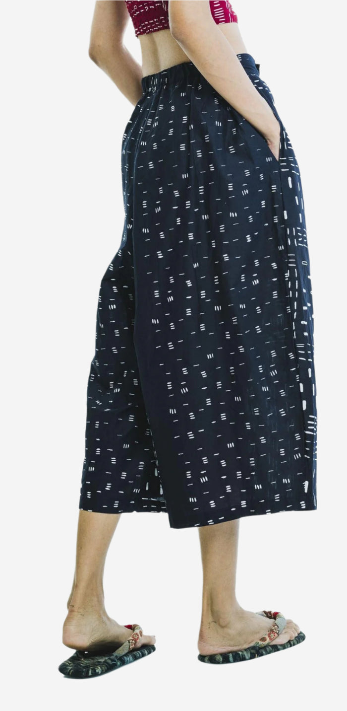 "Bambu" - Two Buttons Midi Pants