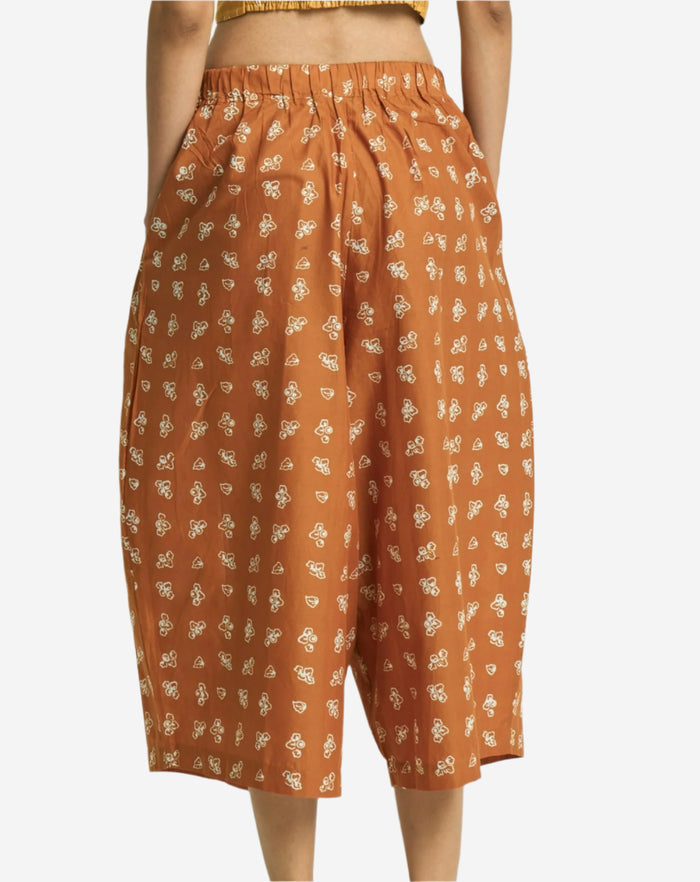 "Bunga Pencar" - Two Buttons Midi Pants