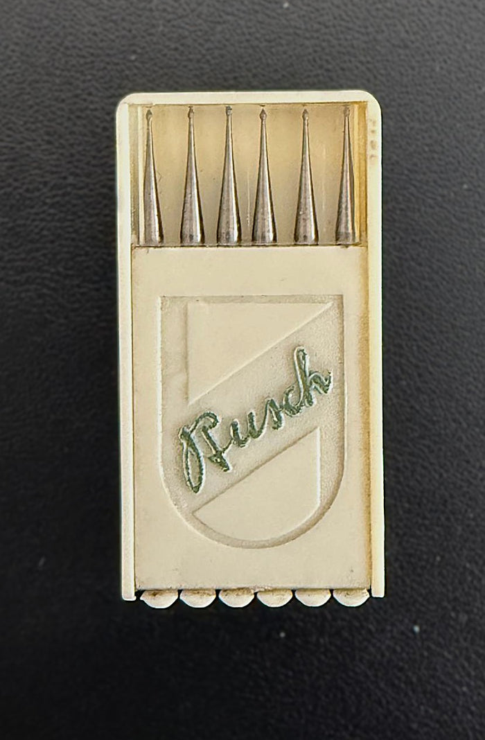 Busch Bud Figure 6 0.6mm(American 4/0) pk of 2