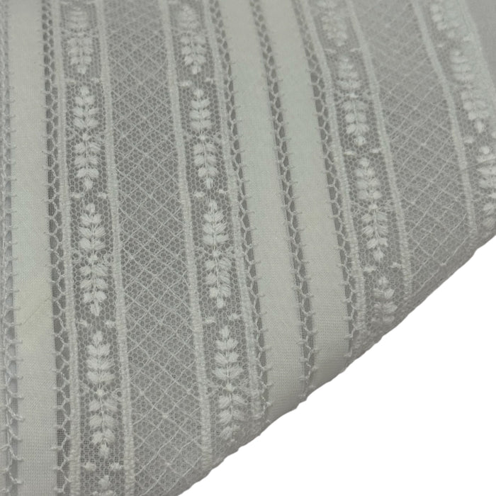 Diane Unisex White Lace Bonnet