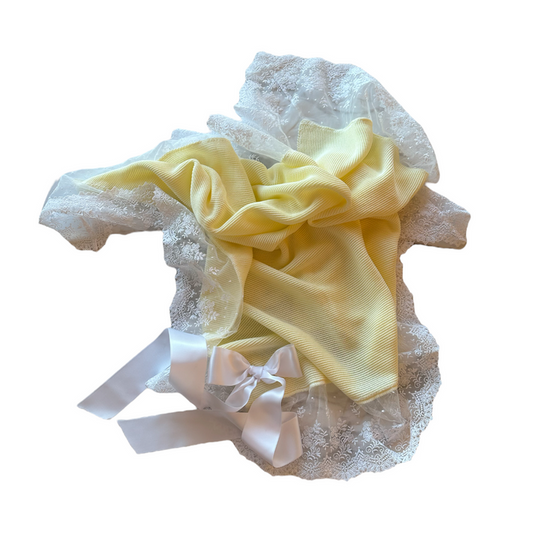 Fefe Luxe Light Yellow with White Knitted Blanket