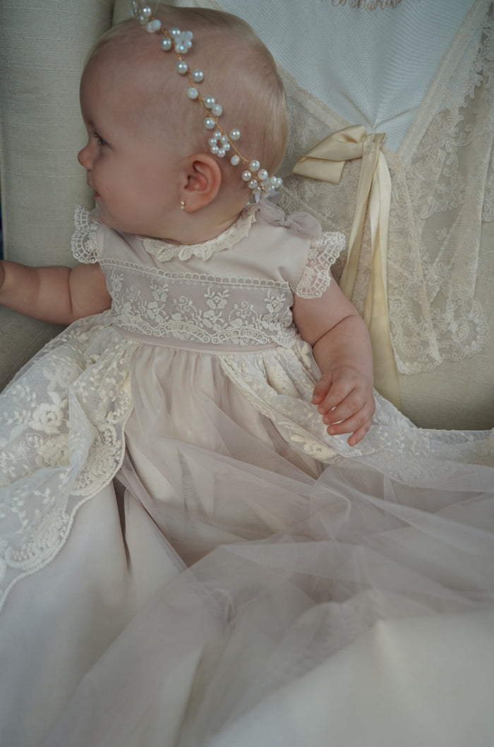 Gustava Off-White Pearls Wreath Satin Wrap