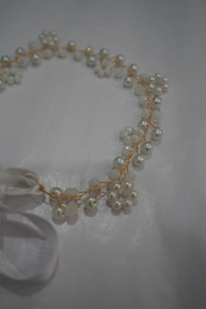 Gustava Off-White Pearls Wreath Satin Wrap