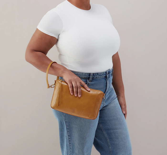 Hobo Darcy Carry-All Crossbody