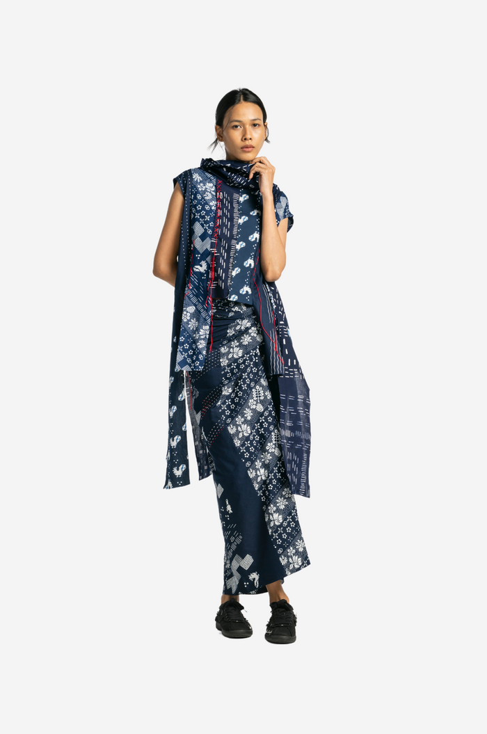 “Nada” - Sleeveless Blouse