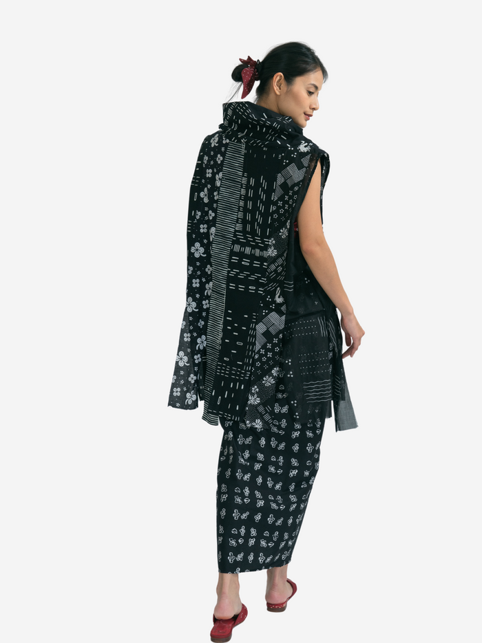 “Nada” - Sleeveless Blouse