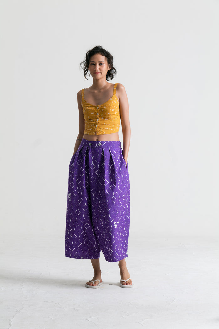 "Nitik Ayam" - Two Buttons Midi Pants