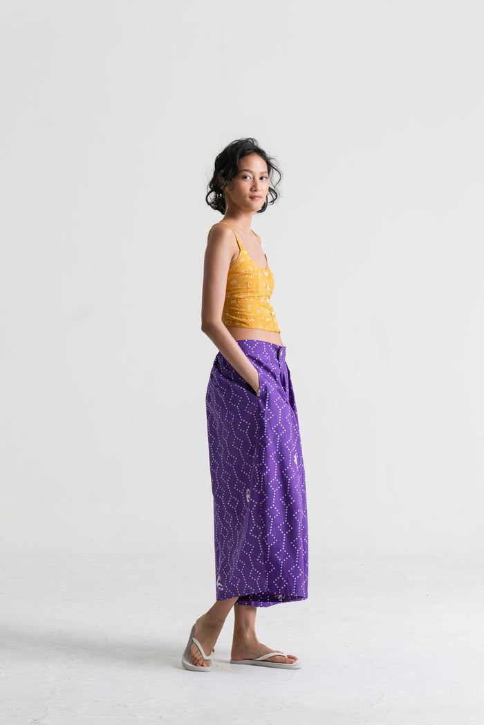 "Nitik Ayam" - Two Buttons Midi Pants