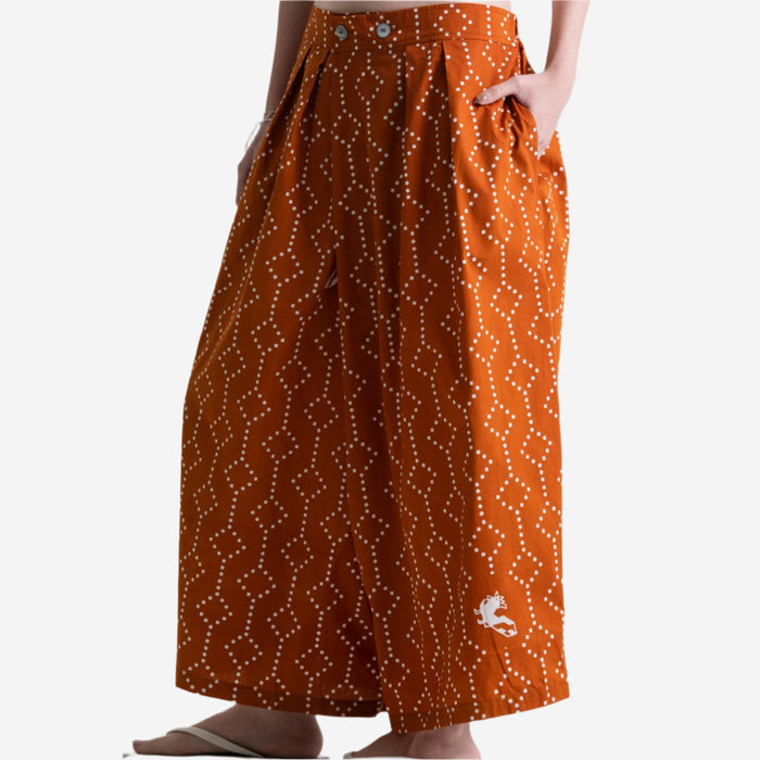 "Nitik Ayam" - Two Buttons Midi Pants
