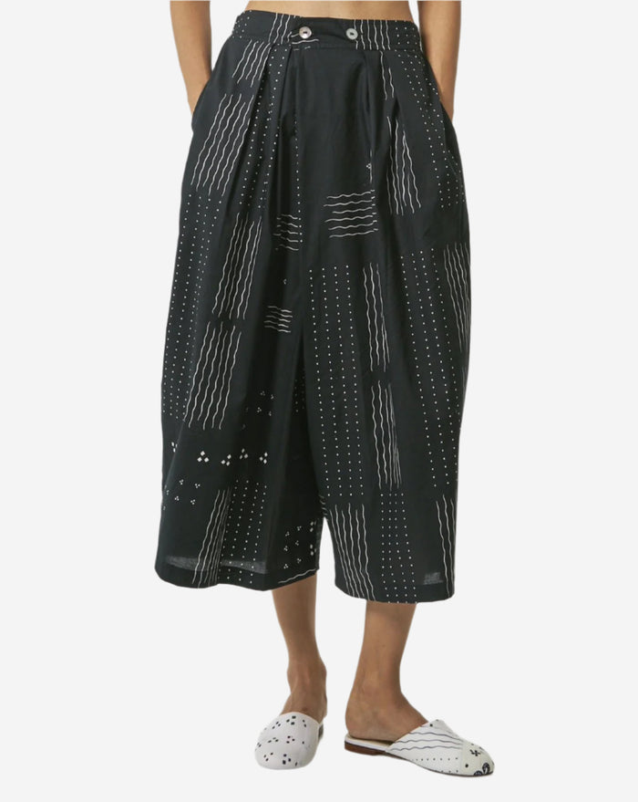 "Ombak Laut" - Two Buttons Midi Pants