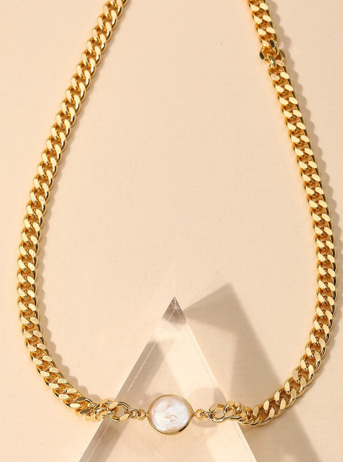 Pearly Gaze Necklace