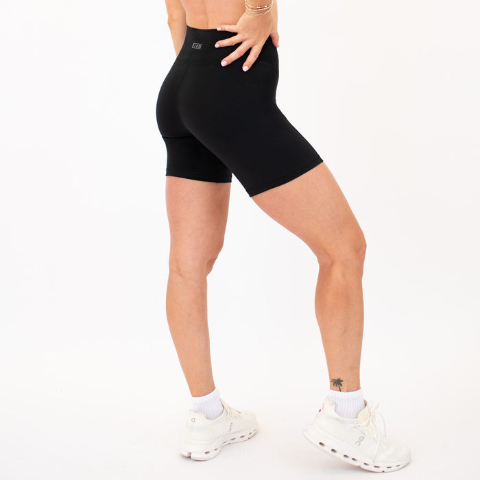Black No Front Seam Training Short - Pedal