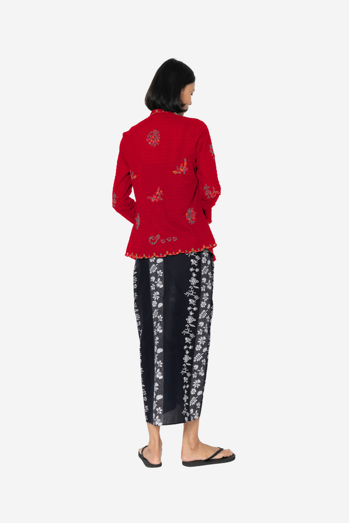 "Sejauh Mata Memandang X Dian Sastrowardoyo" "Tumbuh" - Kebaya Encim