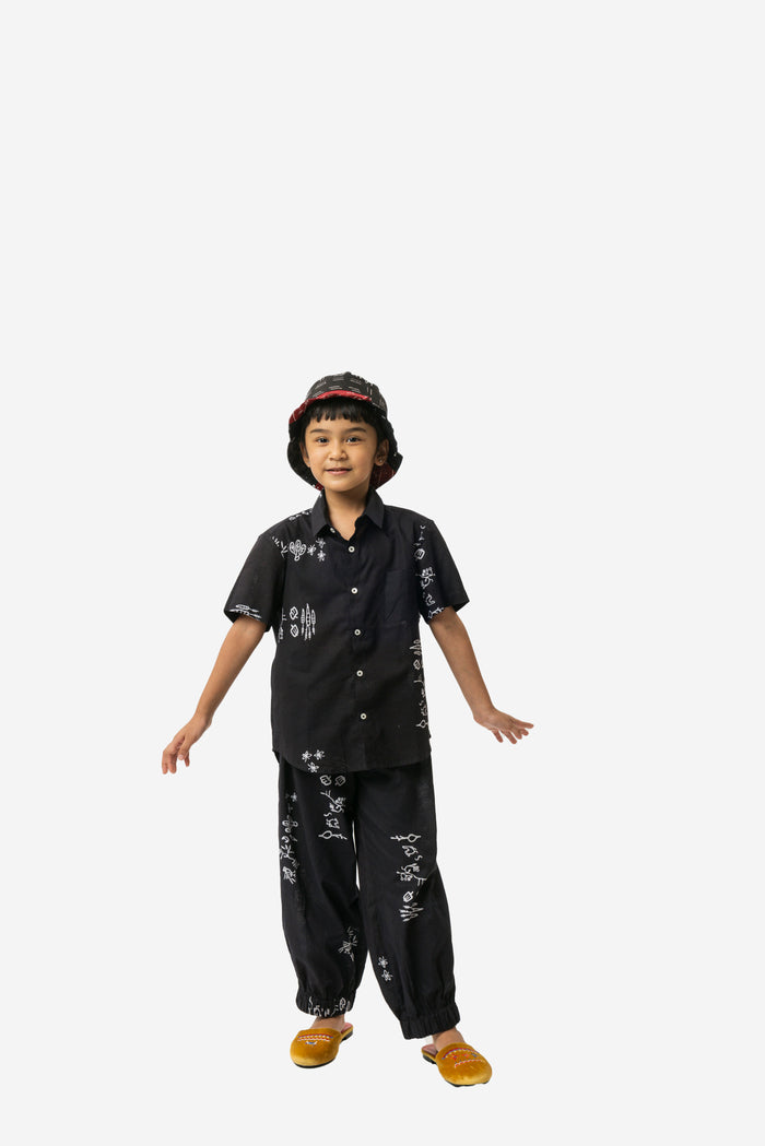 "Sejauh Mata Memandang X Dian Sastrowardoyo" "Tumbuh" - Kids Shirt