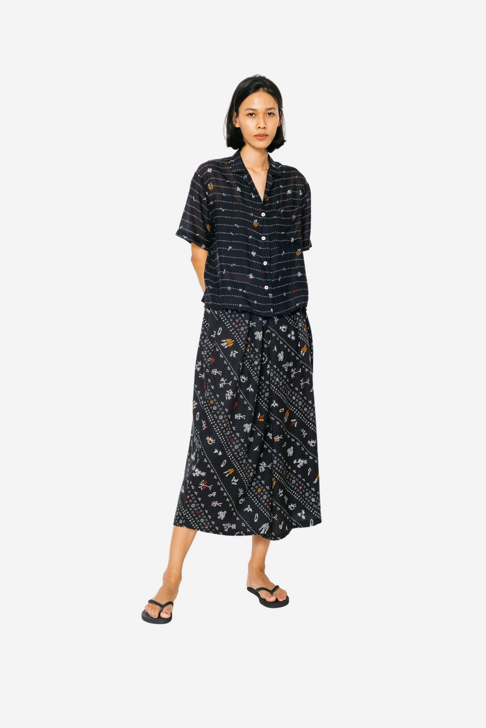 "Sejauh Mata Memandang X Dian Sastrowardoyo" "Tumbuh" - Padma Shirt