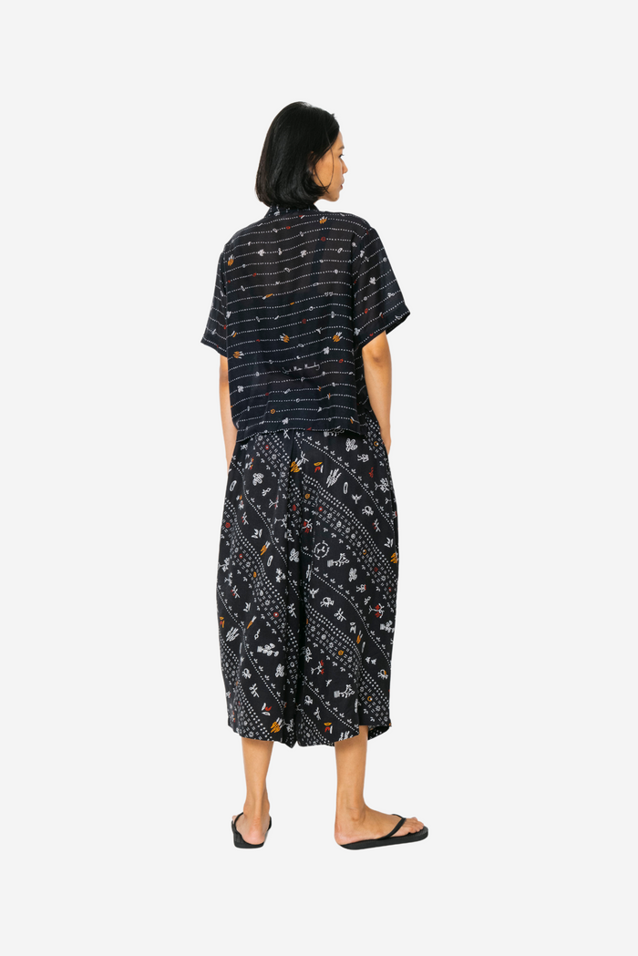 "Sejauh Mata Memandang X Dian Sastrowardoyo" "Tumbuh" - Padma Shirt
