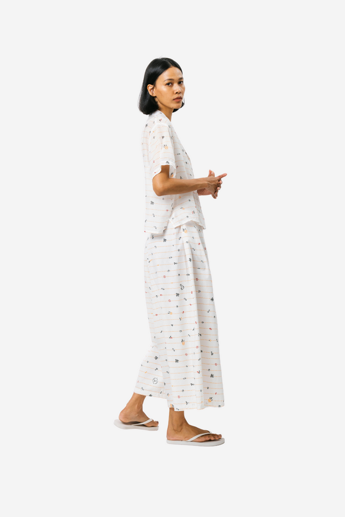 "Sejauh Mata Memandang X Dian Sastrowardoyo" "Tumbuh" - Padma Shirt