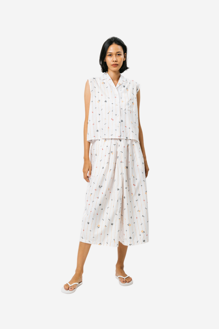 "Sejauh Mata Memandang X Dian Sastrowardoyo" "Tumbuh" - Two Buttons Midi Pants