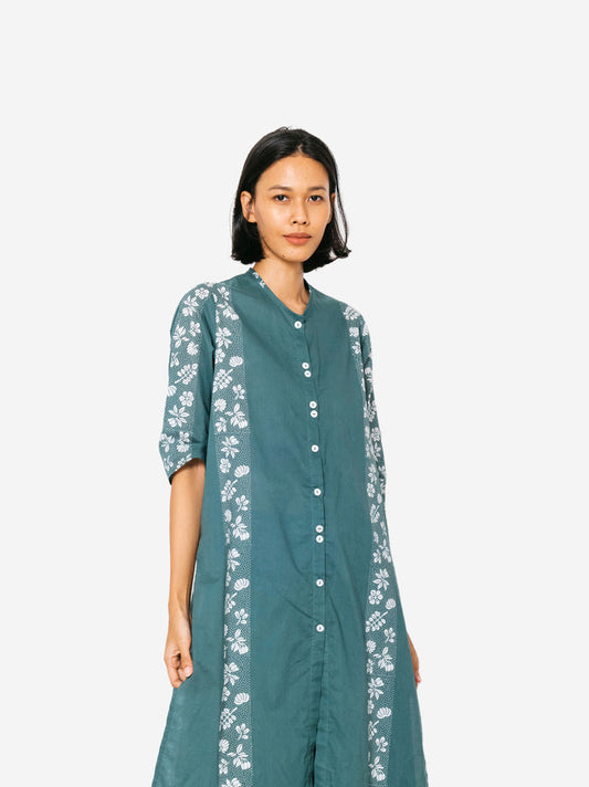 "Sejauh Mata Memandang X Dian Sastrowardoyo" "Tumbuh" Jeda - Baju Panjang