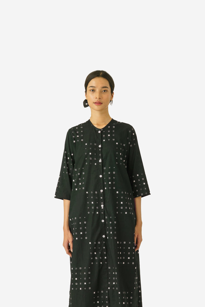 "Sejauh Mata Memandang X Tulus" - "Monokrom"- Baju Panjang