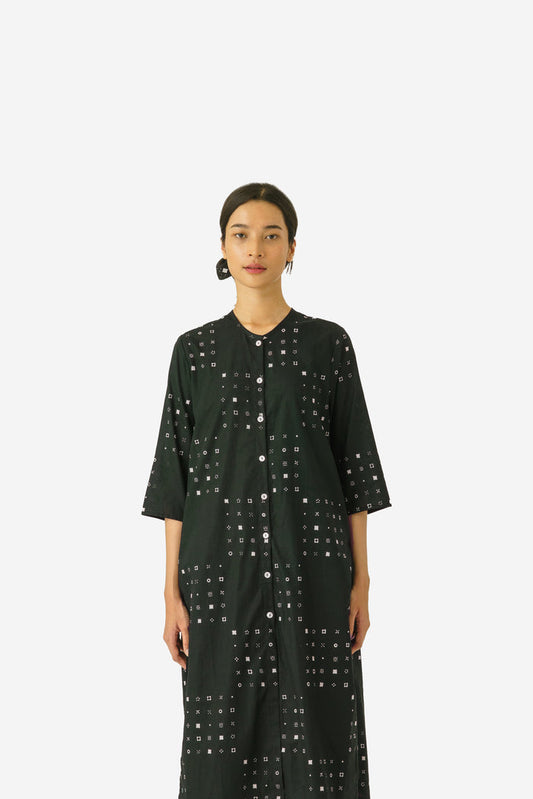 "Sejauh Mata Memandang X Tulus" - "Monokrom"- Baju Panjang