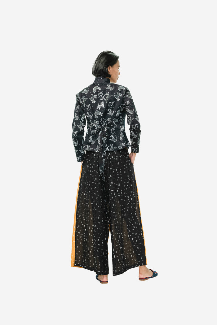 "Siguguk" Tapak Besar - Kebaya Pendek