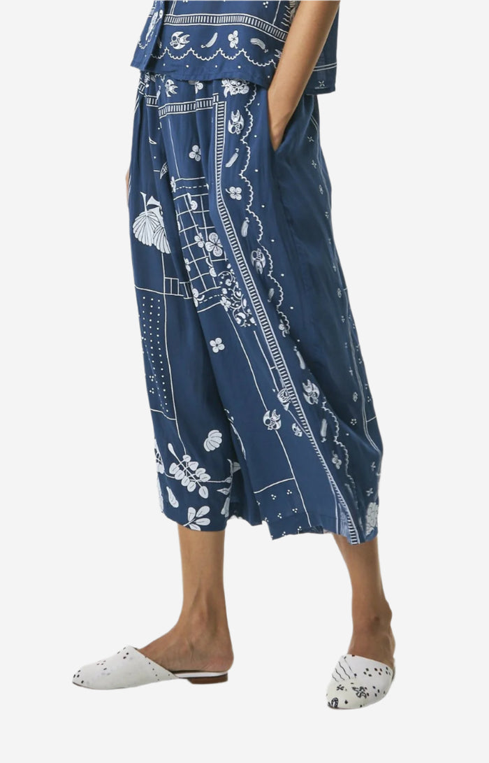 "Tambal" - Two Buttons Midi Pants