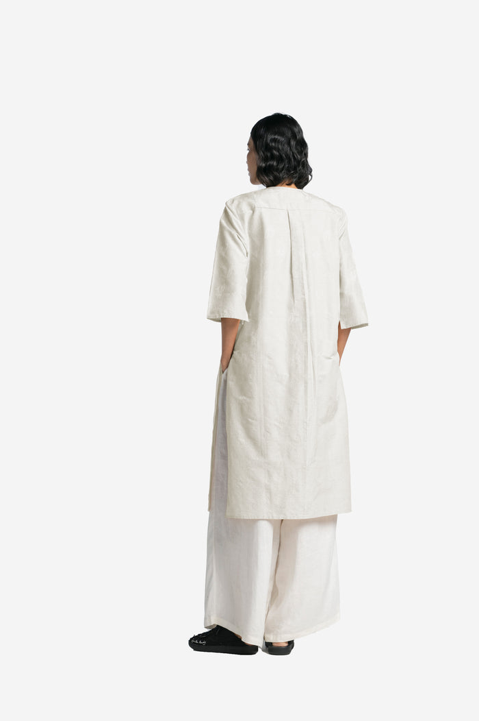 “Tenun Ayam”  Silk-Ramie Fiber Baju Panjang