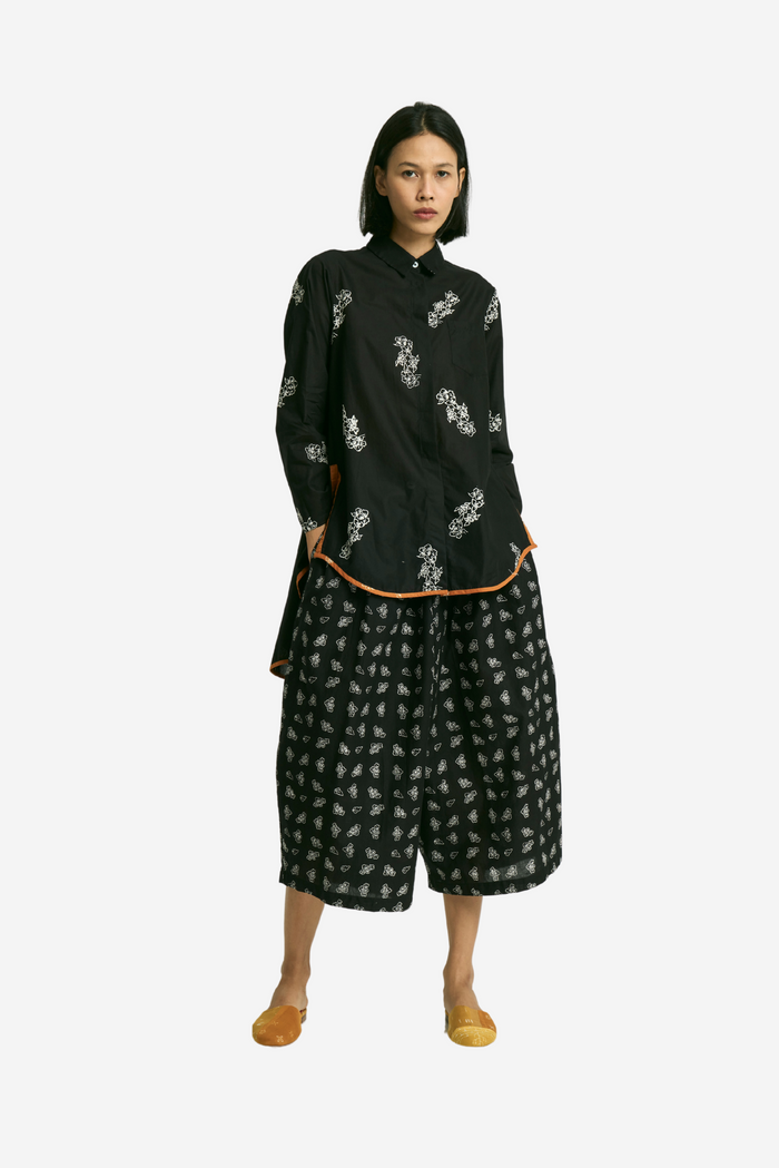 "Untaian Bunga" - Baju Chandra