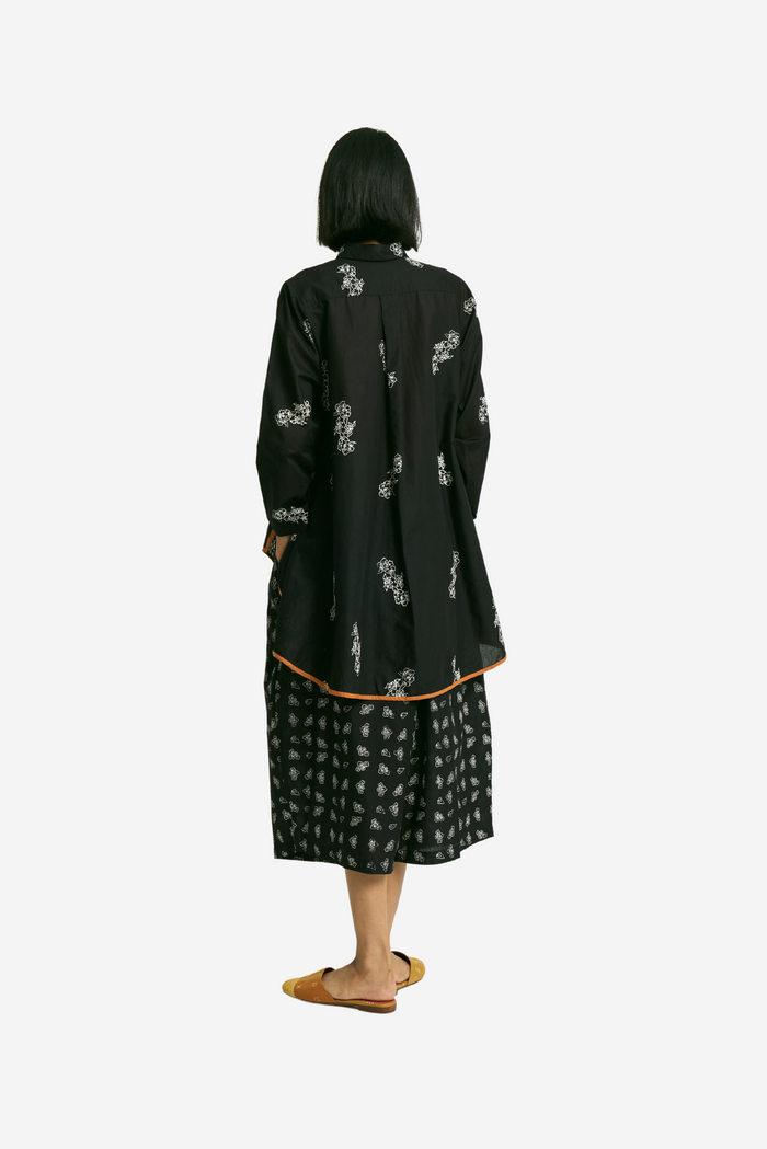 "Untaian Bunga" - Baju Chandra