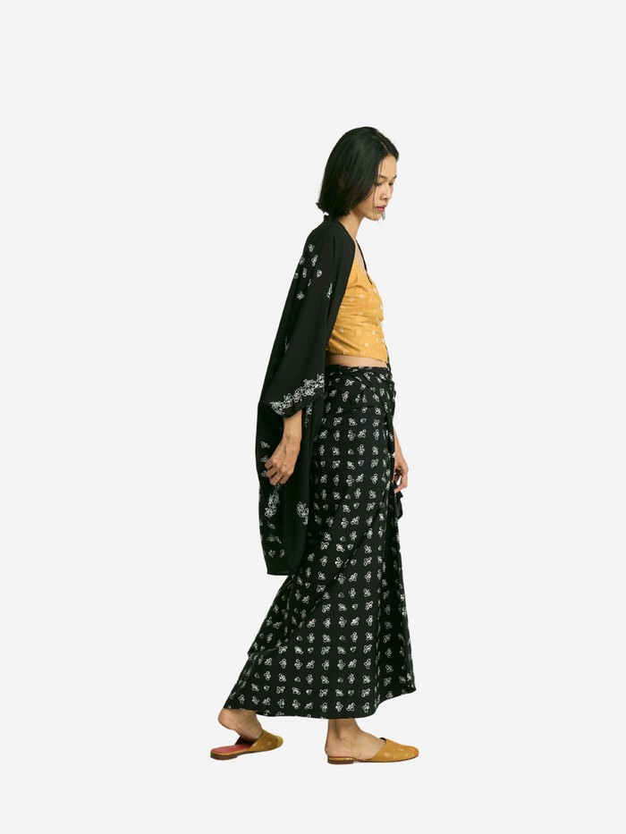 "Untaian Bunga Pencar" - Outer