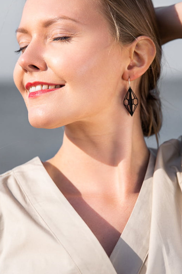 Valona Diamond 3D Black Earrings