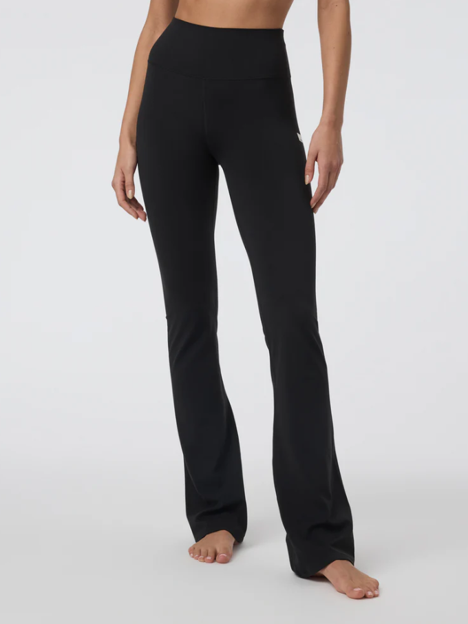 Vuori AllTheFeels Slim Flare