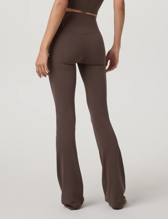 Vuori AllTheFeels Slim Flare