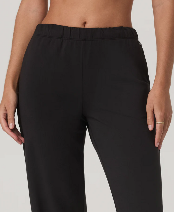 Vuori Halo Modern Straight Leg Pant (Short)