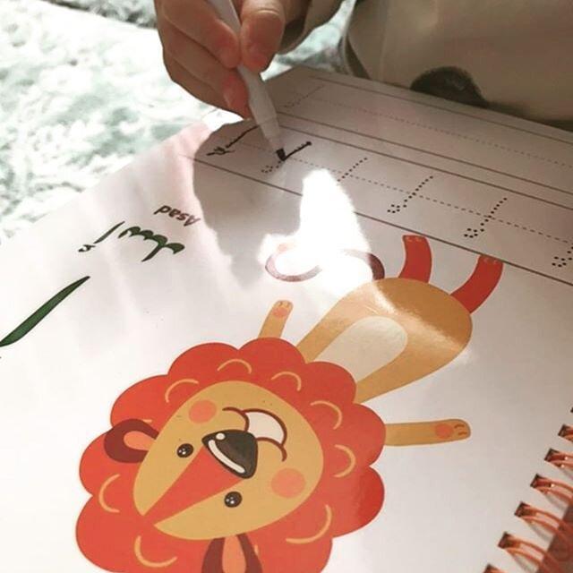 YallaLearn Write and Wipe Animals Book: Level One